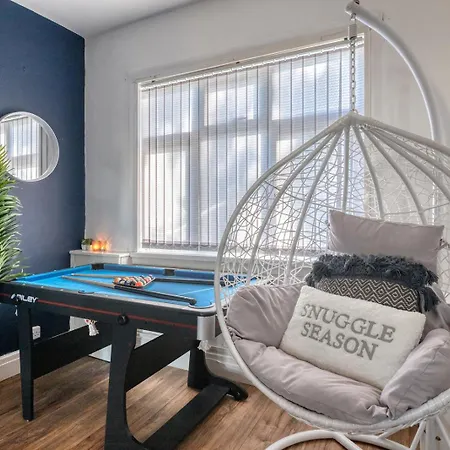 Cosy Pet Friendly Home, Fits 6, Free Parking Manchester Buitenkant foto