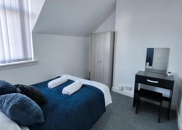 Cosy Pet Friendly Home, Fits 6, Free Parking